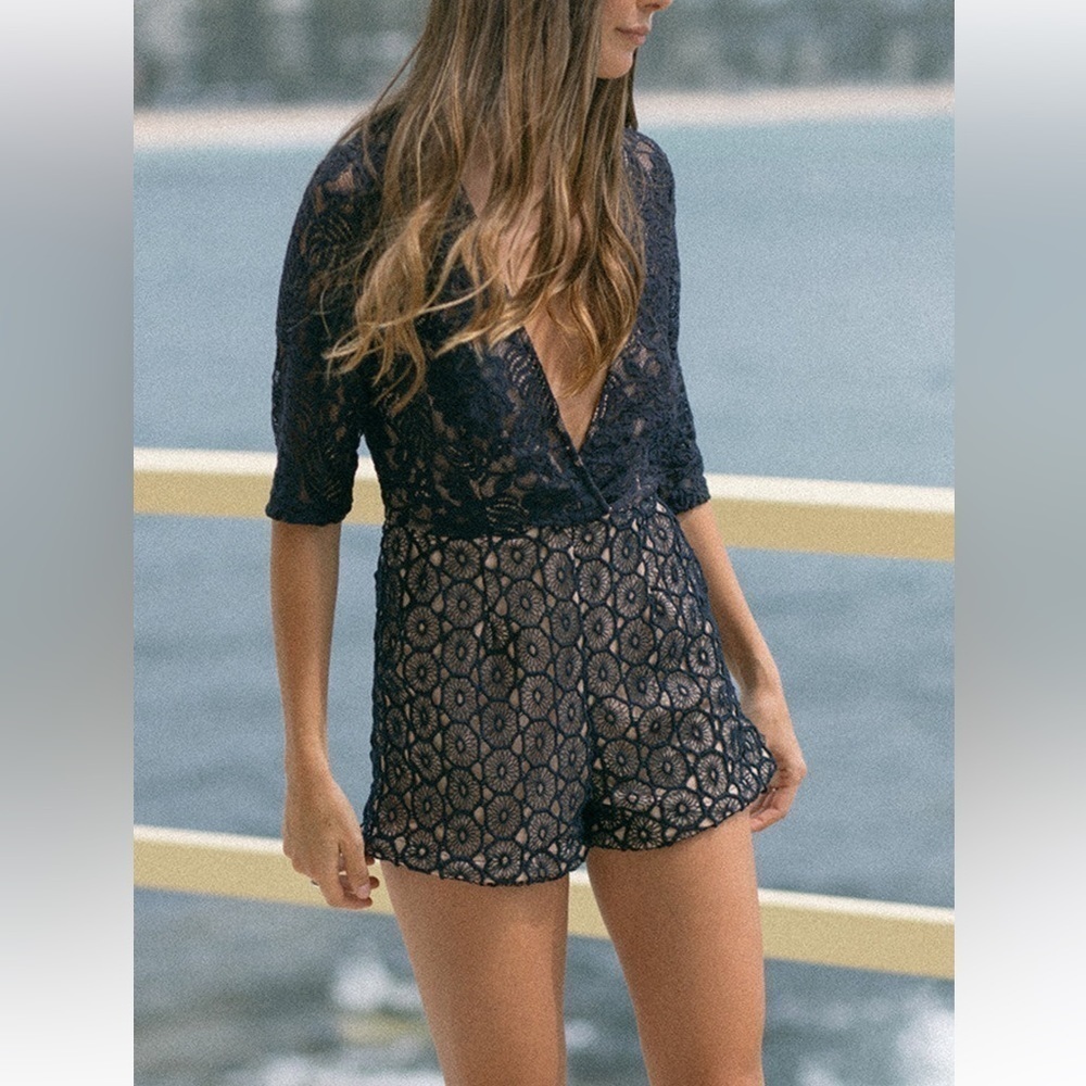 Morrisday The Label Bella blue nude lace top crossover V cleavage new romper szM